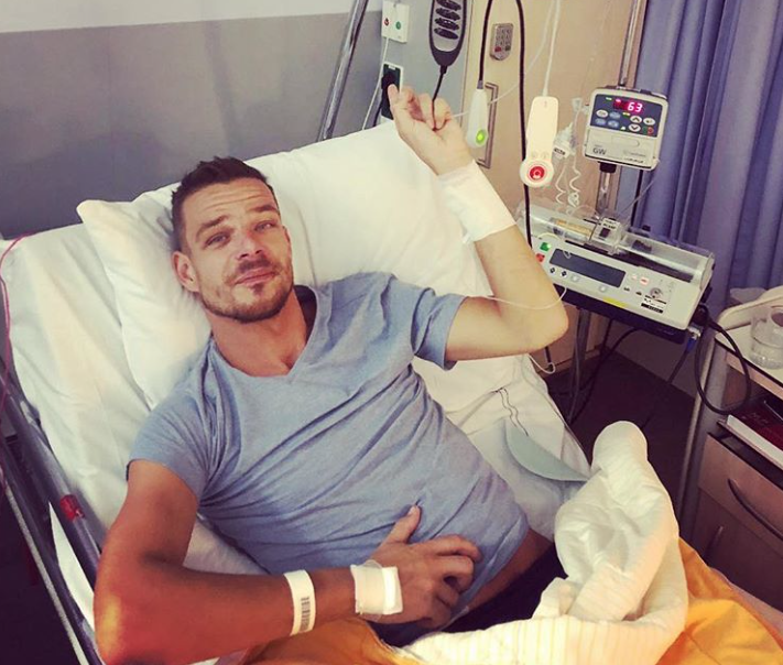 Radio-dj Niek van der Bruggen aan de beterende hand
